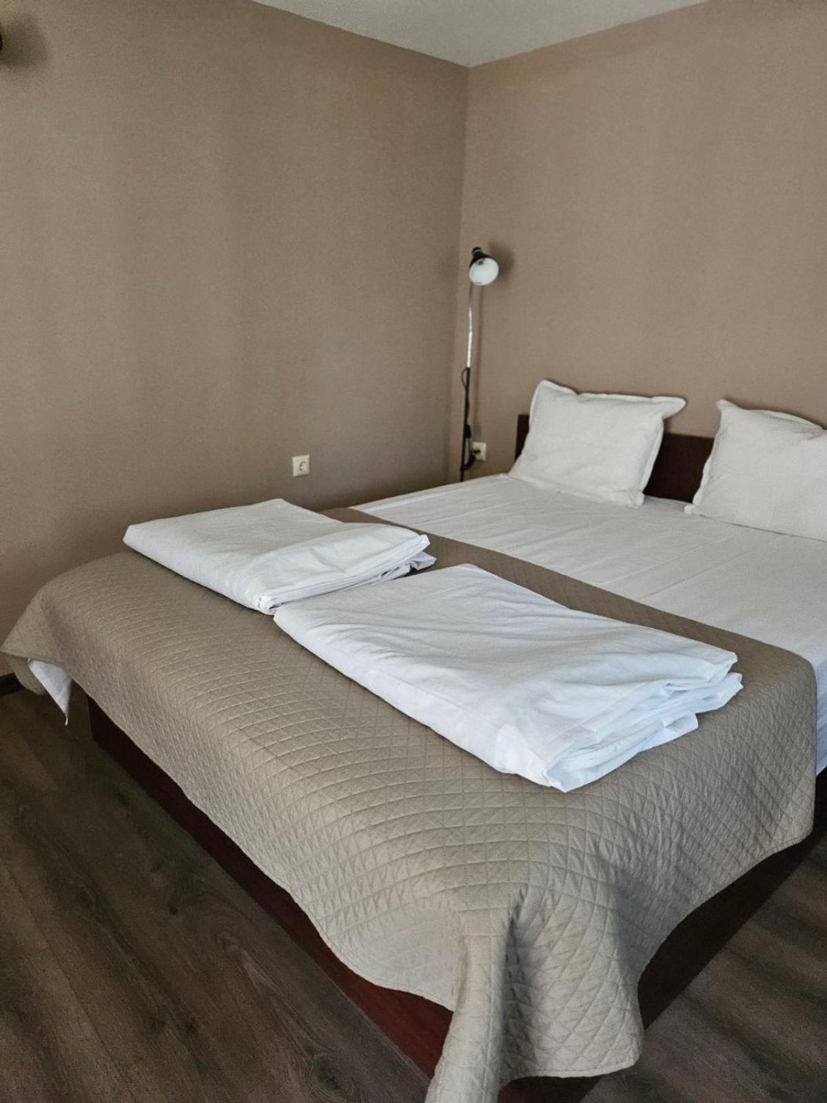 Orehite-Family Hotel ,Food & Pool Bozhichen Eksteriør bilde