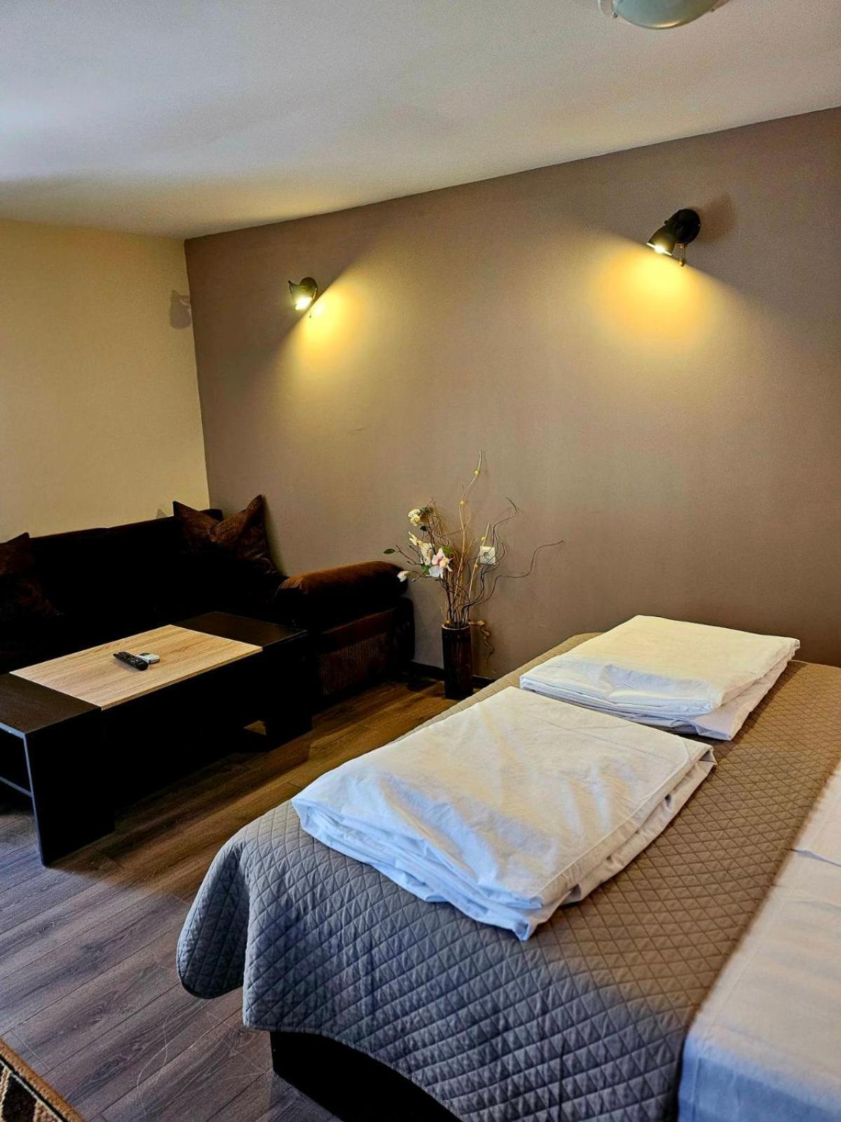 Orehite-Family Hotel ,Food & Pool Bozhichen Eksteriør bilde