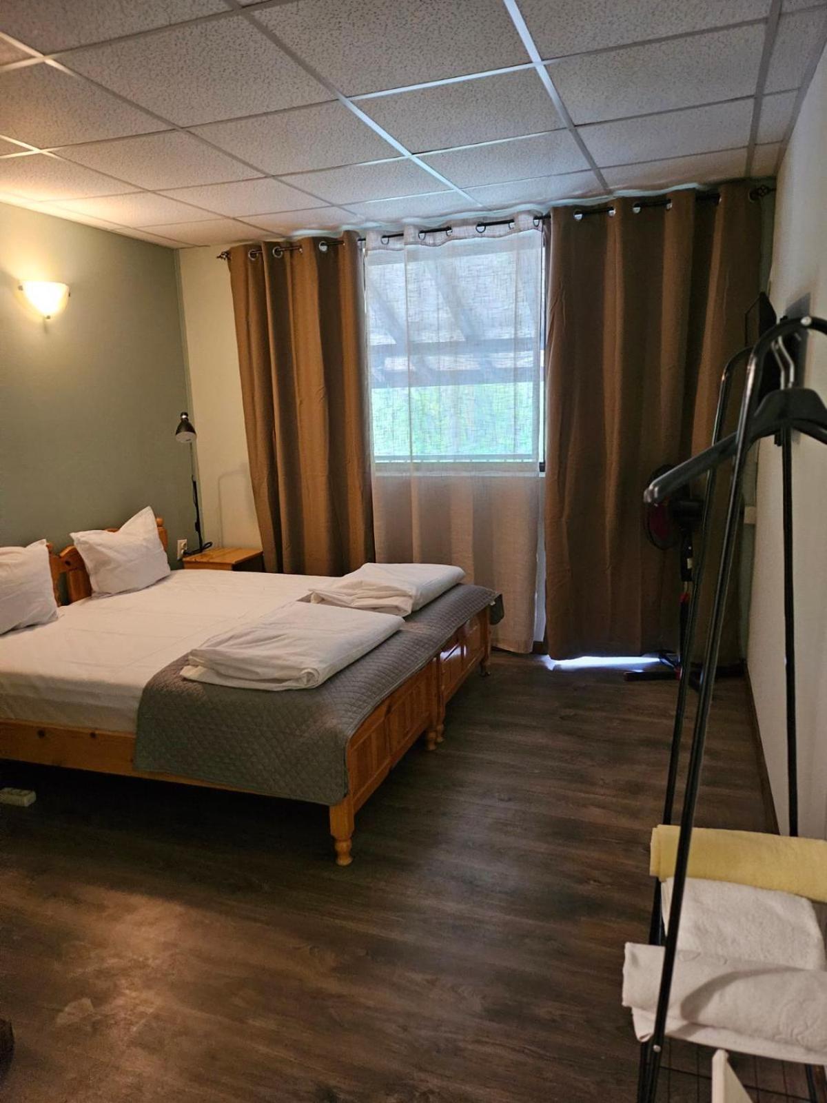 Orehite-Family Hotel ,Food & Pool Bozhichen Eksteriør bilde