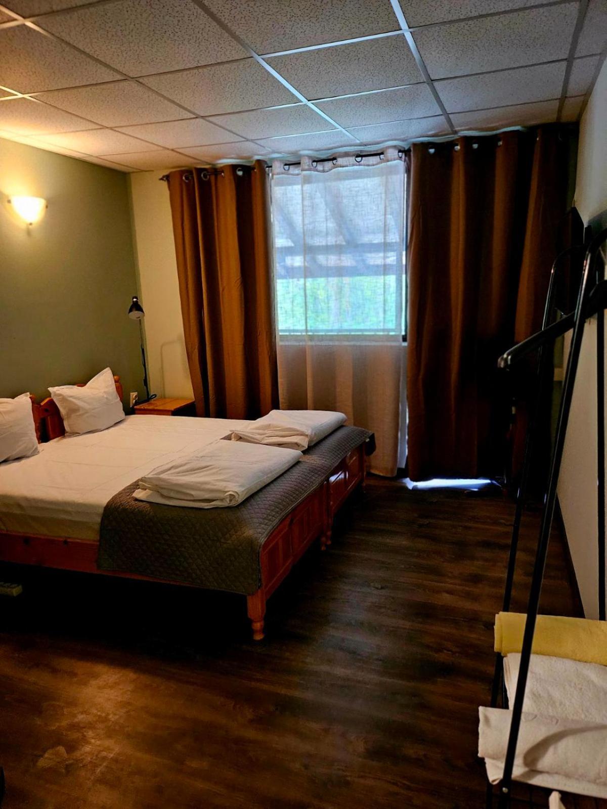 Orehite-Family Hotel ,Food & Pool Bozhichen Eksteriør bilde